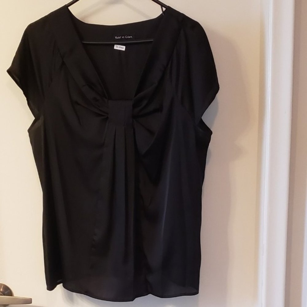 Black Short Sleeve V-neck blouse, Size L